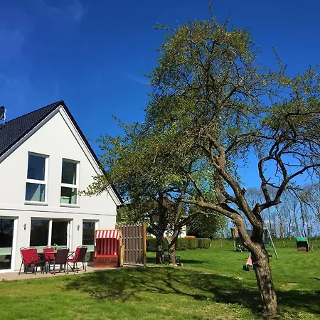 Ferienhaus Sommersonne, Hof Zur Sonnenseite, 4 Sterne בית נופש Sahrensdorf